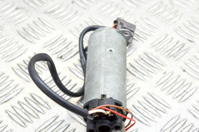 Motor de control scaun st&acirc;nga față MERCEDES-BENZ S W220 1999 OEM: 2108204842 13827874