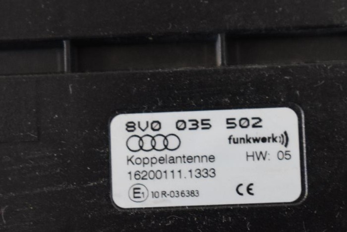 Amplificator de antena AUDI A3 8V1, 8VK 2016 OEM: 8V0035502 | 4040214