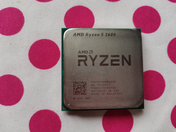 Procesor AMD Ryzen 5 2600 3.4GHz, Socket AM4 Pasta cadou.