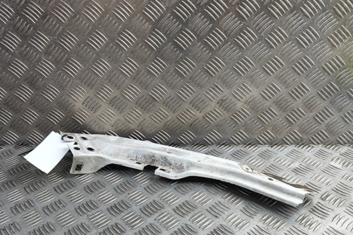 Suport far dreapta CITRO&Euml;N JUMPY Furgon 2008 OEM: 7213TK | 31293406