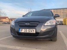 Kia Ceed 1.4 benzina 109 CP foto