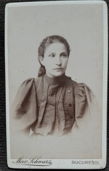 Fotografie tip CDV, femeie, sfarsit de secol XIX