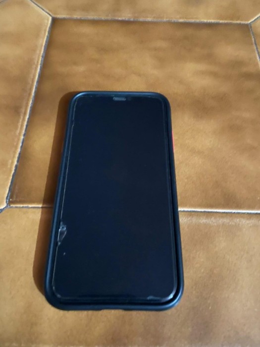 iPhone 11 Negru huawei nova 9 SE