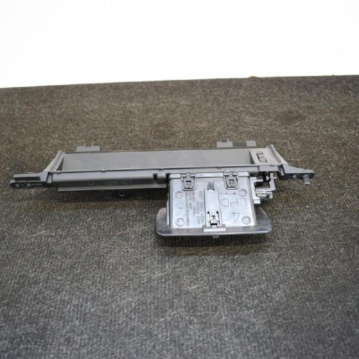 Gura de ventilație planșa de bord TOYOTA RAV 4 IV _A4_ 2015 OEM: 55833-42010455624-2010 4064078