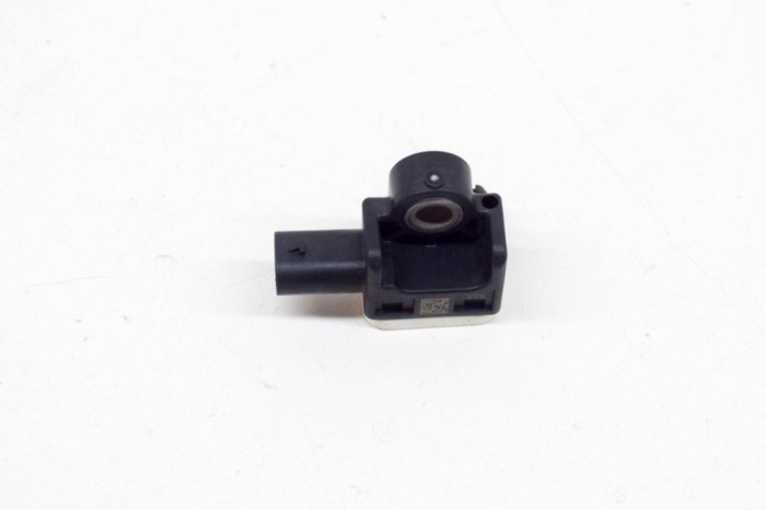 Senzor de impact lateral st&acirc;nga BMW 3 F30, F80 2015 OEM: 9234989 14552858