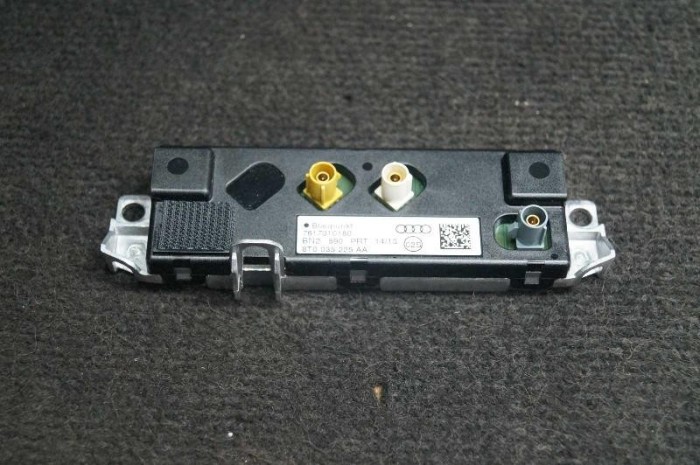 Amplificator de antena AUDI A5 8T3 2014 OEM: 8T0035225AA 1845864
