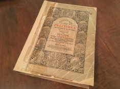 PSALTIREA 1943 TALMACITA DE PATRIARHUL NICODIM TIPARITA IN ZILELE REGELUI MIHAI I COMPLETA! STARE EXCELENTA: FORMAT PUTIN MAI MARE, "DE STRANA"