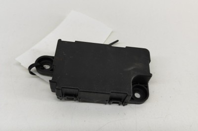 Amplificator de antena TESLA MODEL 3 2019 OEM: 1447430-00-B,955921002 23899182 foto