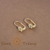 Cumpara ieftin Cercei placati cu aur 18K, decor floral cu cristal zirconia bleu si cristale albe