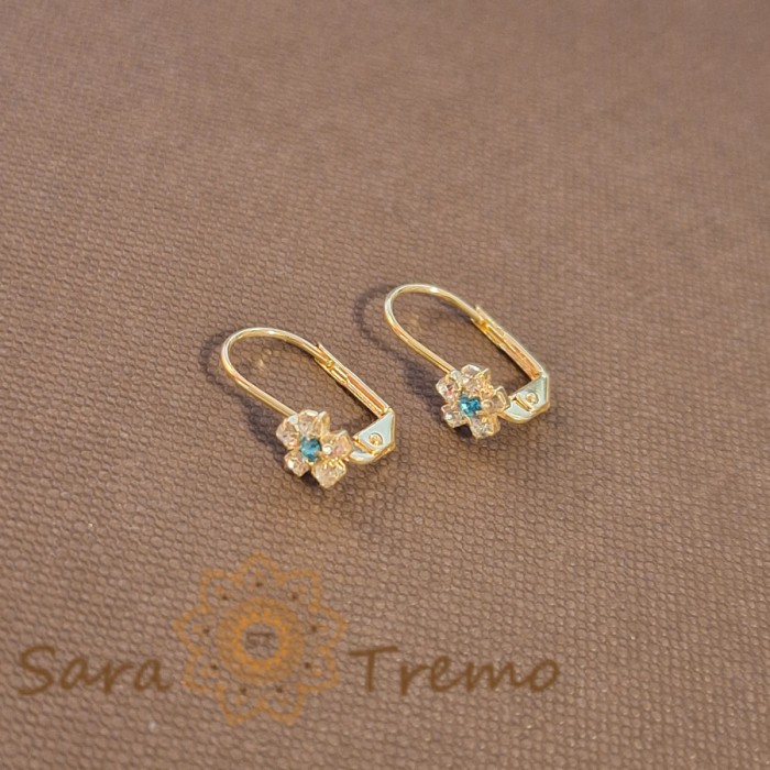 Cercei placati cu aur 18K, decor floral cu cristal zirconia bleu si cristale albe