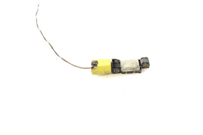 Senzor de impact dreapta spate PORSCHE CAYENNE 9PA 2005 OEM: 7L0909606C | 14452136