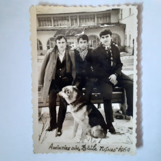 Fotografie 6/9 cm de grup la Băile Tușnad județul Harghita în 1960
