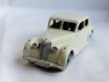 bnk jc Dinky 40a Riley Saloon