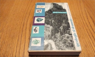 TRASEE IN CARPATII ROMINESTI - Victor Corvin Papiu - Stiintifica, 1963, 309 p. foto