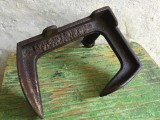 Calapod / Nicovala cizmar pentru reparat incaltamintea cu trei brate realizata in perioada comunista anii 60-70 !