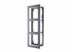 Panou frontal pentru 3 module videointerfon modular Hikvision DS-KD-ACW3; permite