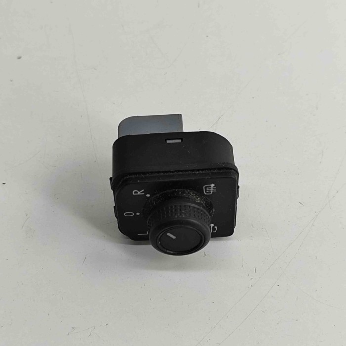 Comutator de reglare oglinda VW PASSAT B8 3G2 2018 OEM: 3G0959565B | 29794729