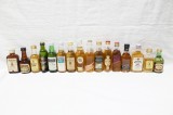 Lot 16 miniaturi sticlute whisky whiskey bourbon vechi vintage de colectie