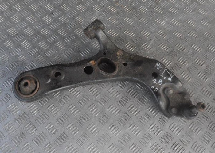 Braț inferior dreapta față TOYOTA RAV 4 III _A3_ 2007 1136657