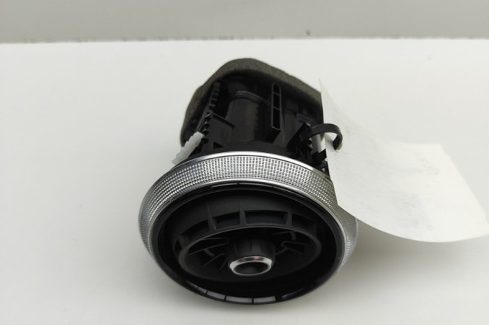 Gura de ventilație planșa de bord AUDI A3 Sportback 8VA, 8VF 2018 OEM: 81A820901F 30824523