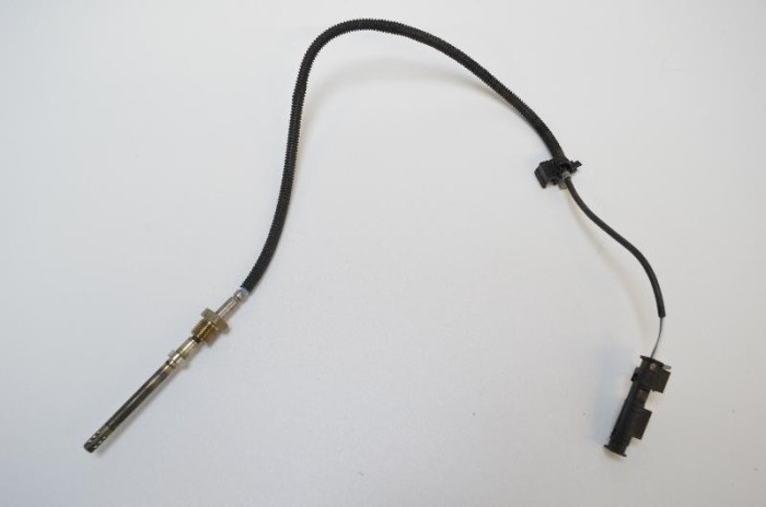 Senzor de temperatură MERCEDES-BENZ E W212 2013 OEM: A0071539528 2207615