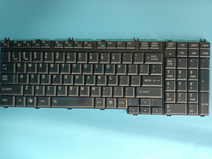 Tastatura Toshiba A500 A505 P200 X200 X205 X300 P200D L350 L500 MP-06873US-930