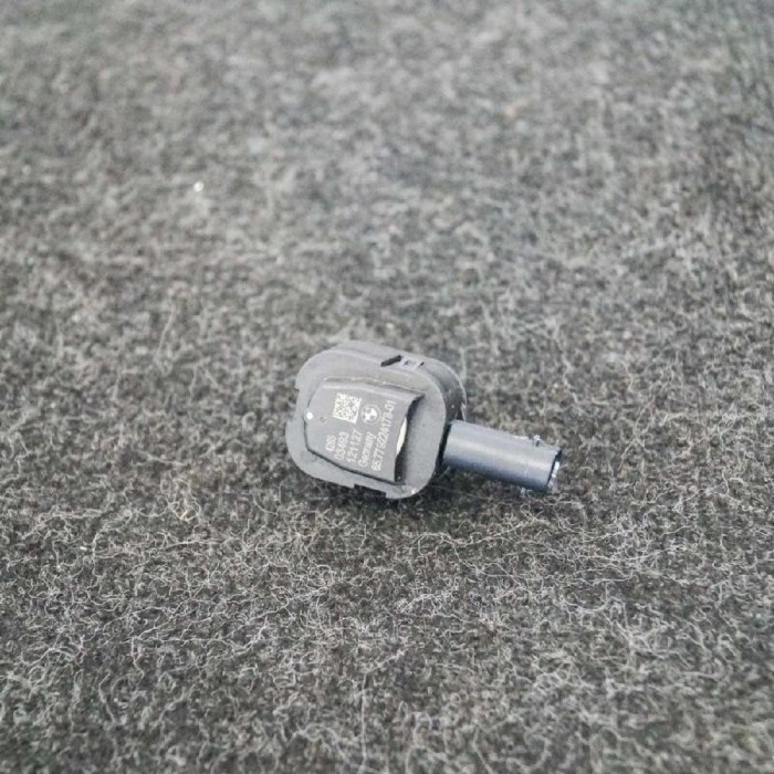 Senzor de impact st&acirc;nga față BMW 5 F10 2013 OEM: 9224178 2574665