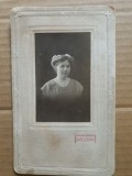 H433-CDV- Cabinet Foto Weisz Arad anii 1900- Doamna de epoca carton gros 17/ 11 cm.