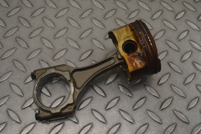 Piston TOYOTA GT 86 Coupe ZN6_ 2015 OEM: B2HP,BC33522 24776859