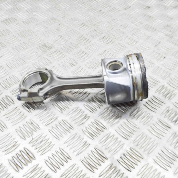 Piston TOYOTA HILUX VIII Pick-up _N1_ 2017 OEM: 13201-0E010-A0,13101-0E010-01