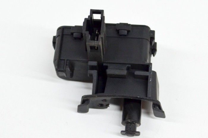 &Icirc;ncuietoare capac rezervor AUDI Q5 8R 2011 OEM: 8K0862153F | 13898822