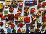 insigne diverse pentru colectionari sau decorare ghiozdane ,sepci , tricuri ,geci blugi