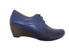 Pantof de primavara-toamna, de culoare bleumarin, model simplu foto