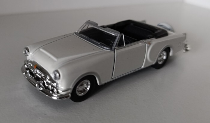 Macheta Packard Caribbean 1953 alb - Welly 1/36