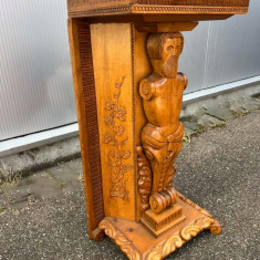 Mobilier biserica / stand de hol lemn masiv sculptat - piesa unicat