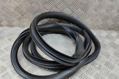 Garnitura ușă dreapta spate TESLA MODEL Y 2022 OEM: 1497676-00-D | 21699285 foto