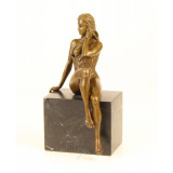 Femeie dezgolita-statueta din bronz pe un soclu din marmura KF-53, Nuduri