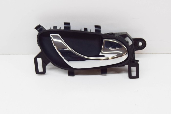 M&acirc;ner de deschidere interior dreapta spate NISSAN QASHQAI II J11, J11_ 2019 OEM: 806704EA1A 11750287