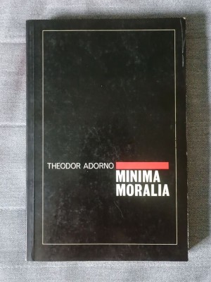 Theodor Adorno - Minima Moralia. Reflections from Damaged Life (lb. eng.) foto