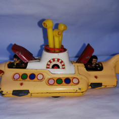 bnk jc Corgi 803 Yellow Submarine