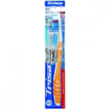 Periuta de dinti manuala Trisa CoolFresh Medium 612456, cu capac protectie - NOU