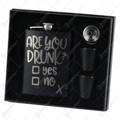 Set cadou &bdquo;Are you drunk?&rdquo; Plosca cu palnie si 2 pahare