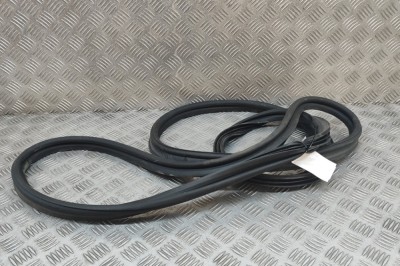 Garnitura de cauciuc haion KIA SPORTAGE V NQ5 2024 OEM: 81761-R2000 30450159 foto
