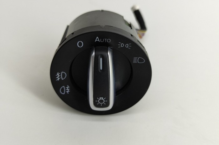 Modul de control comutator faruri VW GOLF VI 5K1 2011 OEM: 3C8941431A 28265578