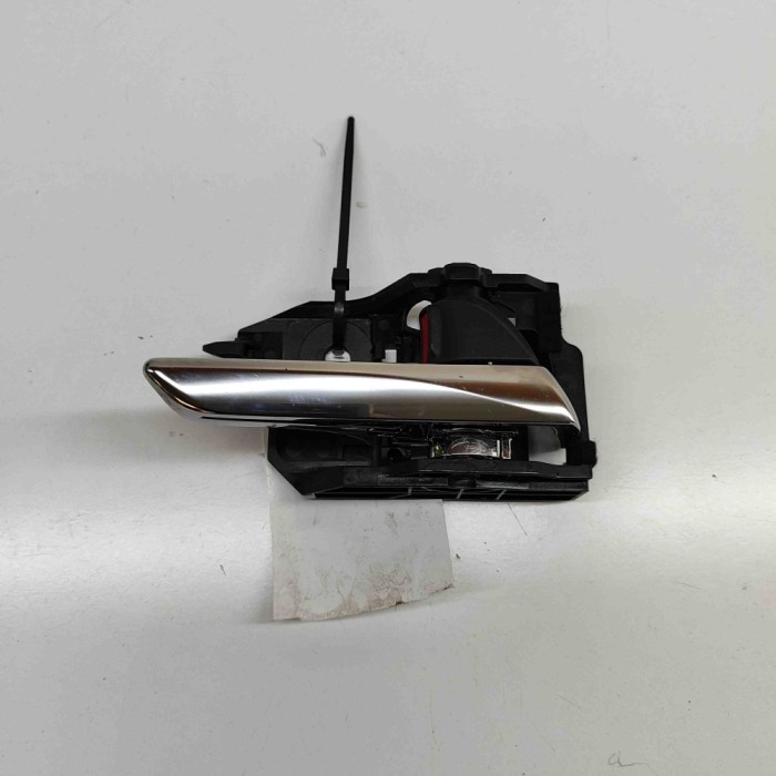 M&acirc;ner de deschidere interior dreapta față MAZDA CX-30 DM 2023 OEM: BCJH-V8392 29508744