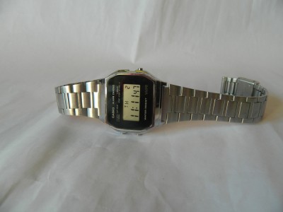 Ceas barbatesc CASIO retro , digital , cod c4 foto