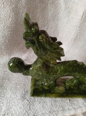 Statuie dragon chinezesc din jad sculptat manual