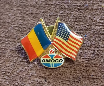 Insigna fotbal - Steag Romania si SUA (&amp;quot;AMOCO&amp;quot;) foto
