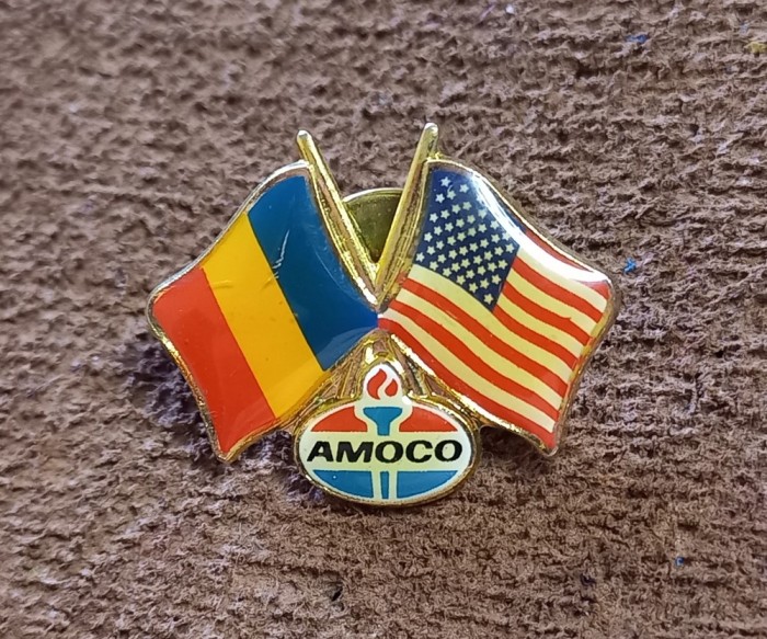 Insigna fotbal - Steag Romania si SUA (&quot;AMOCO&quot;)