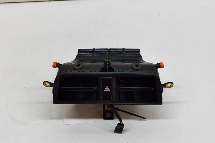 Gura de ventilație planșa de bord PORSCHE Taycan 2022 OEM: 9J1819111B | 31802451